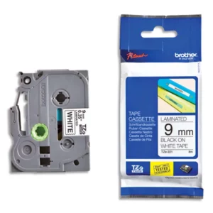 Ruban laminé tze pour titreuse brother p-touch tze221 9mm coloris impression noir/blanc.