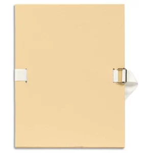 Chemise exacompta carton papier toilé 240x320mm dos extensible 120mm sangle coton boucle crantée coloris mastic.